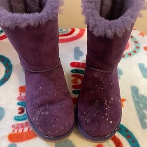 Restoration sale Uggs sz 6